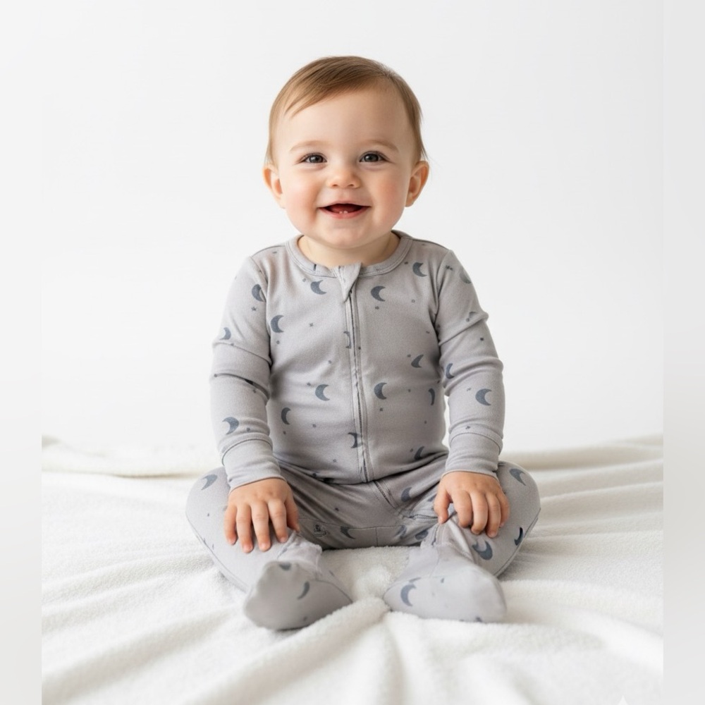 CLOUD ISLAND Neutral Baby Onesie